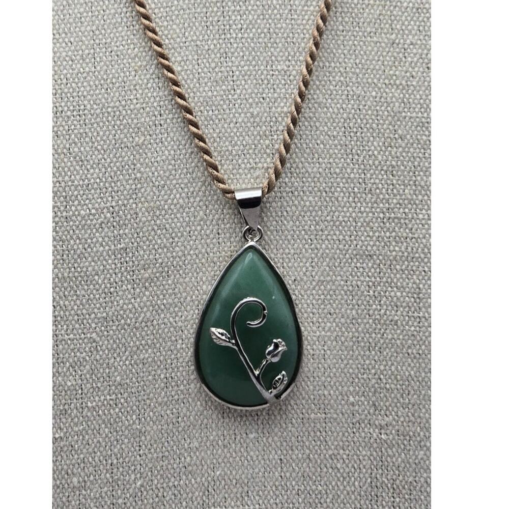 Green Floral Vine Teardrop Pendant Necklace - Romantic Garden Party
